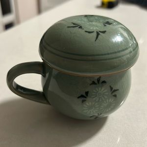 Beautiful Japanese Tea Cup with sieve and cover top 3.5” high